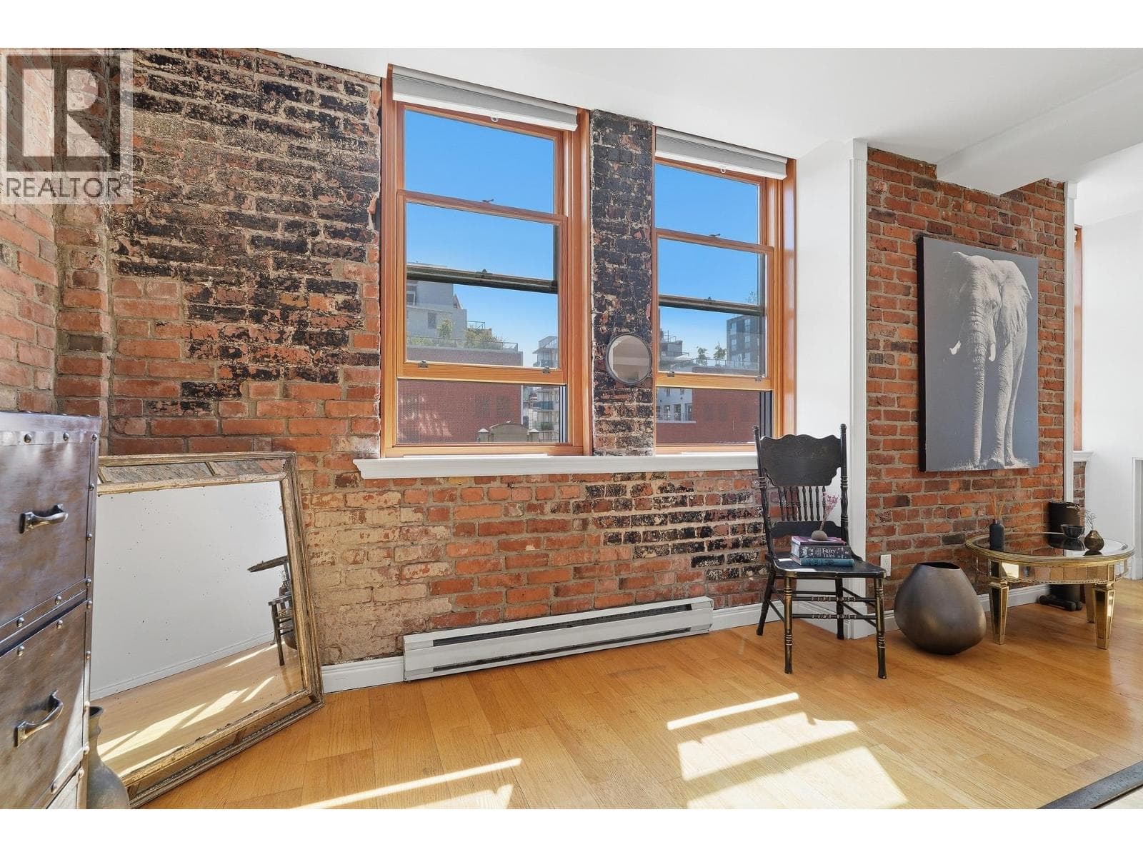 403 233 Abbott Street, Vancouver: photo 1 of 28