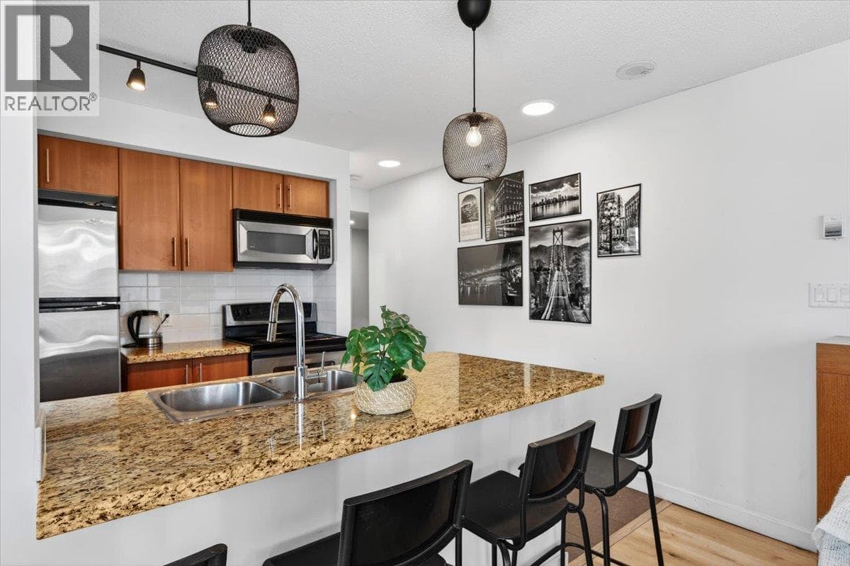 905 58 Keefer Place, Vancouver: photo 1 of 36