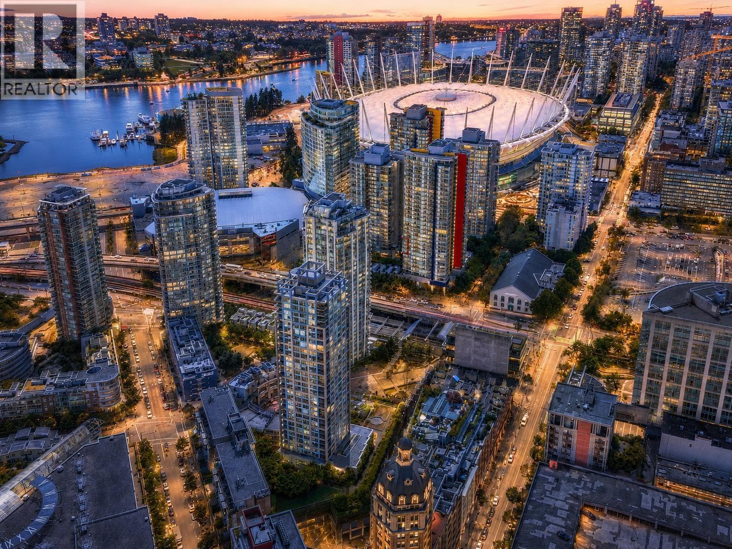 602 183 Keefer Place, Vancouver: photo 1 of 40