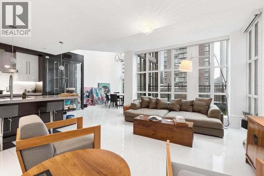 PH2 - Ph2 1102 Hornby Street, Vancouver: photo 1 of 30