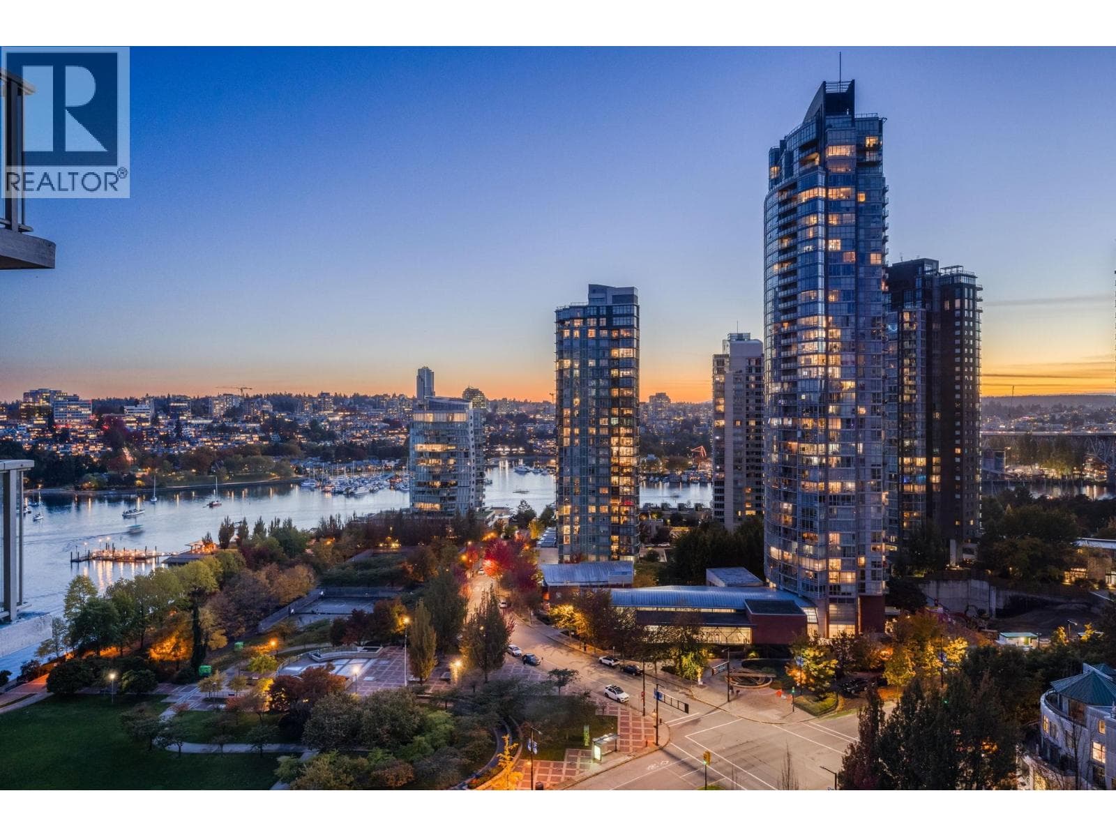 2101 388 Drake Street, Vancouver: photo 1 of 28