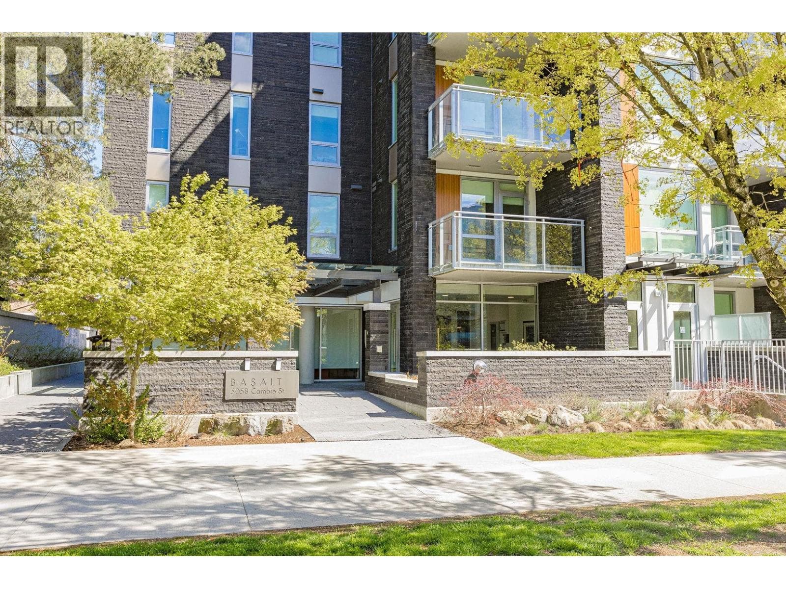 108 5058 Cambie Street, Vancouver: photo 1 of 19