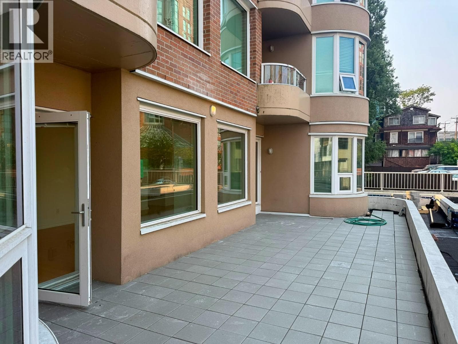 101 1845 Robson Street, Vancouver: photo 1 of 23