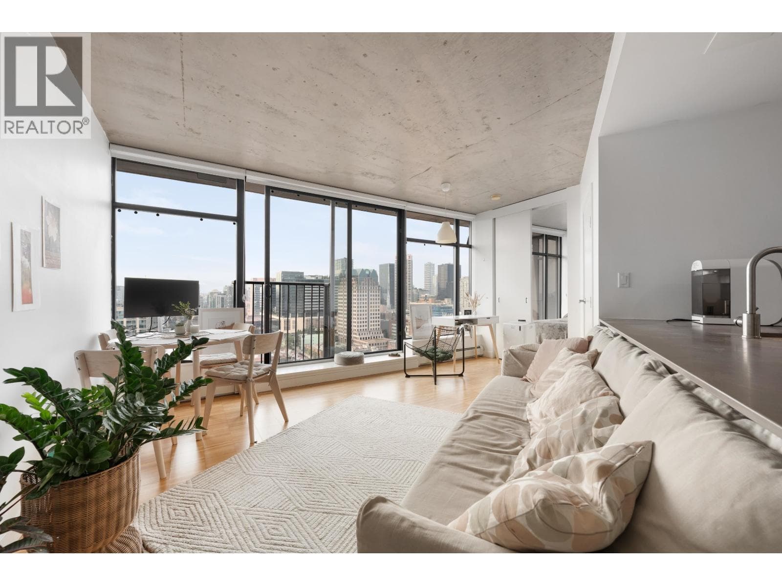 2908 128 W Cordova Street, Vancouver: photo 1 of 33