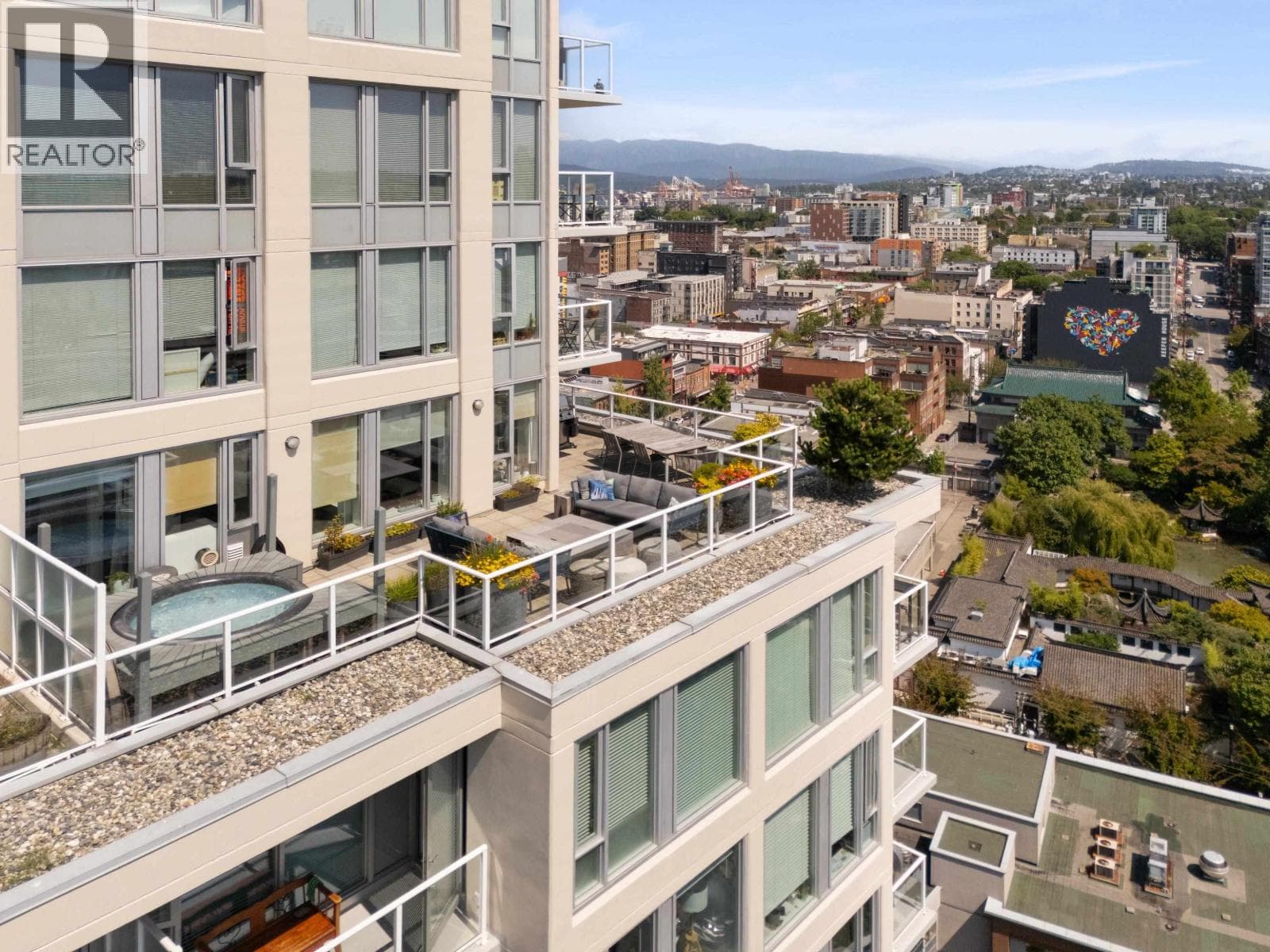 2405 550 Taylor Street, Vancouver: photo 1 of 34