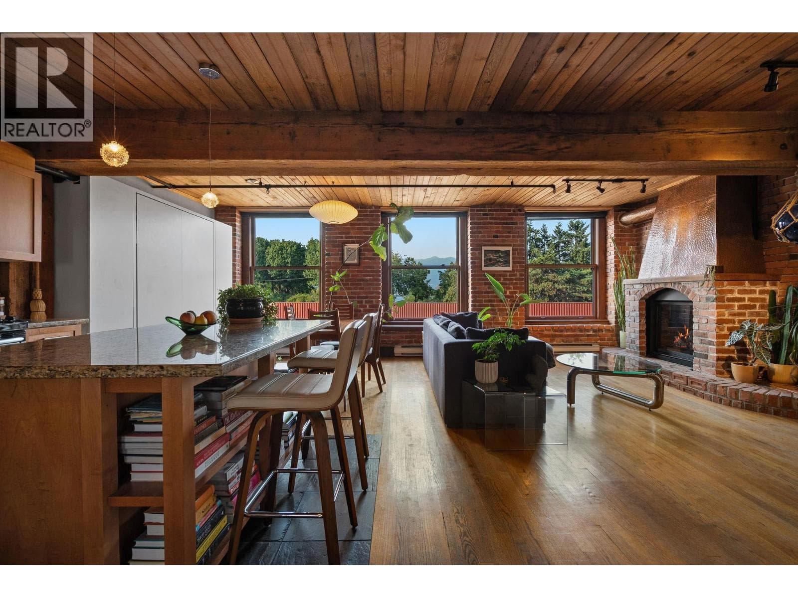 305 41 Alexander Street, Vancouver: photo 1 of 33