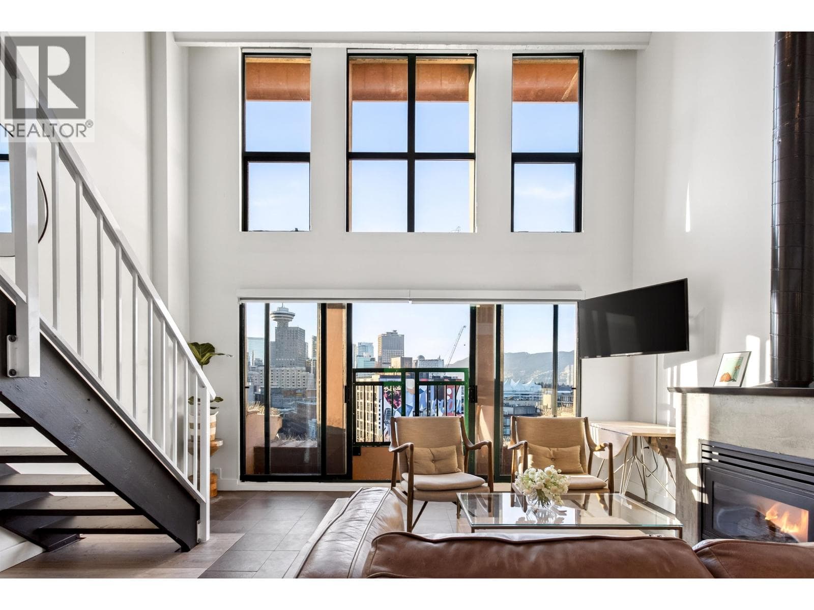 805 22 E Cordova Street, Vancouver: photo 1 of 28
