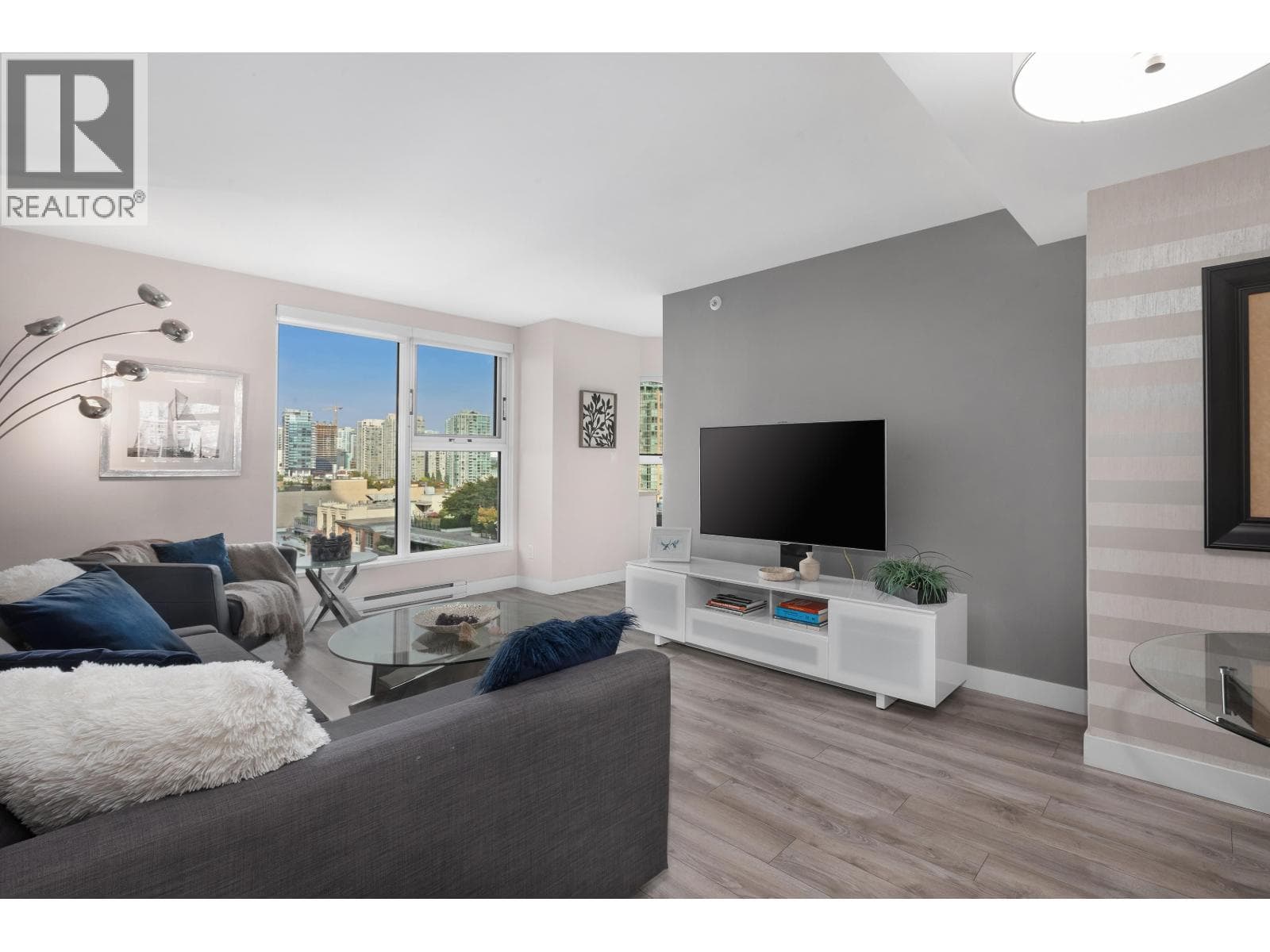 1102 1323 Homer Street, Vancouver: photo 1 of 31
