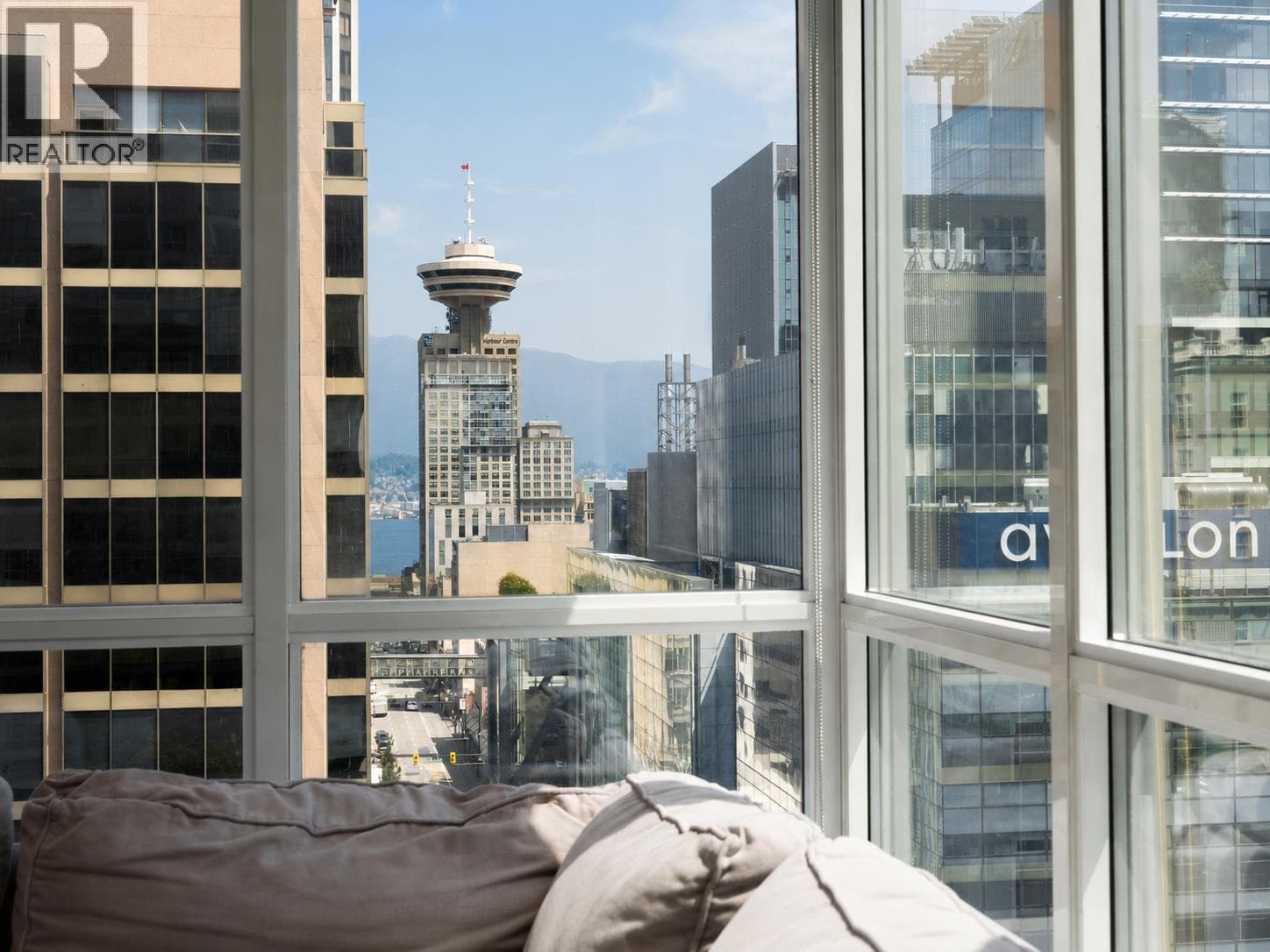 1503 833 Seymour Street, Vancouver: photo 1 of 29