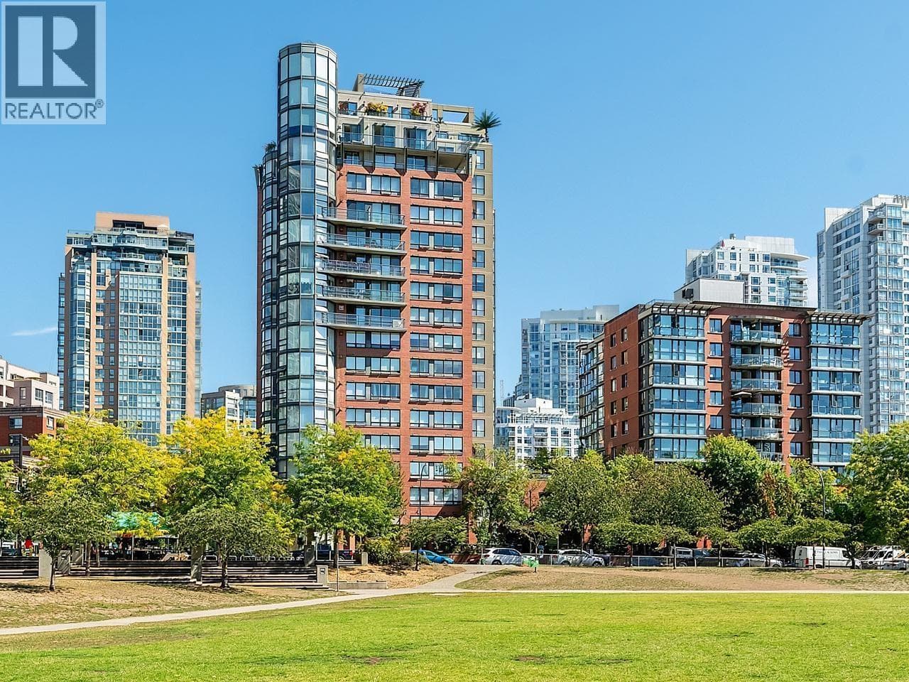 15C - 15c 199 Drake Street, Vancouver: photo 1 of 36