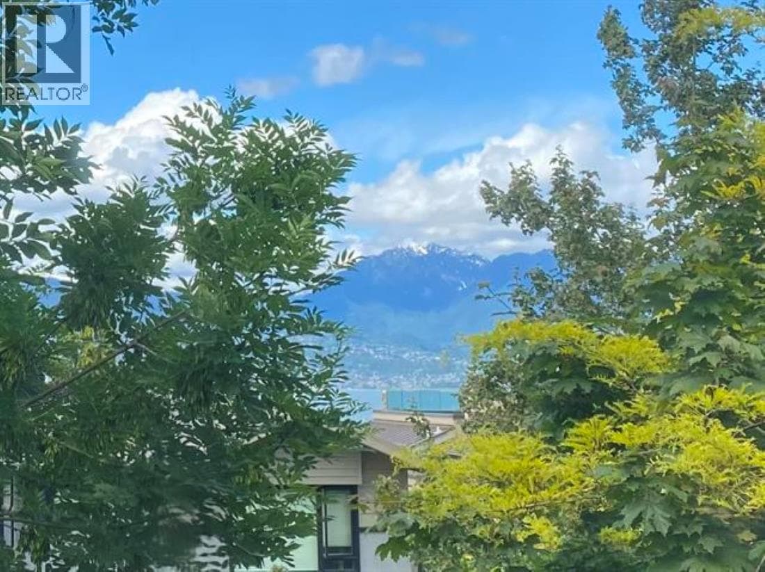 3874 W 13th Avenue, Vancouver: photo 1 of 39