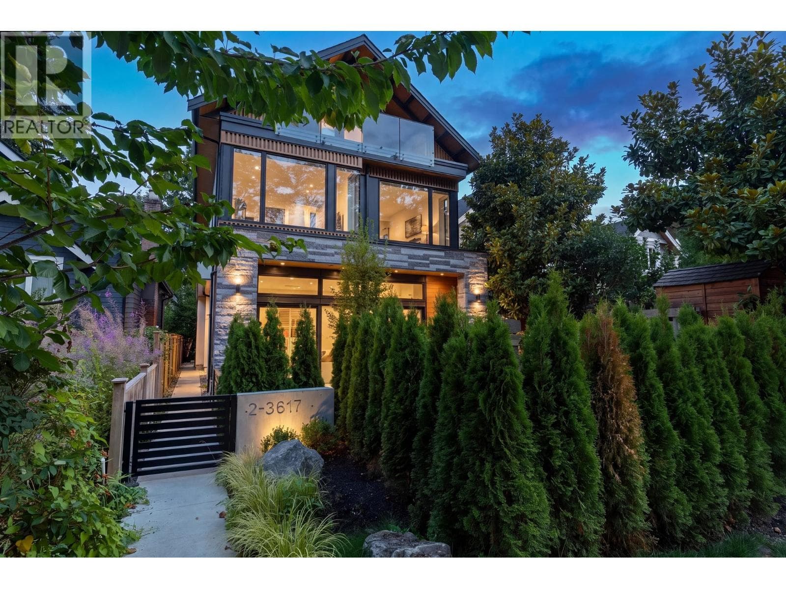 2 3617 W 12th Avenue, Vancouver: photo 1 of 31