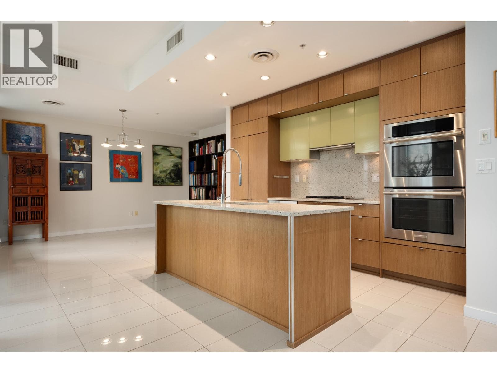 1404 1205 Howe Street, Vancouver: photo 1 of 26