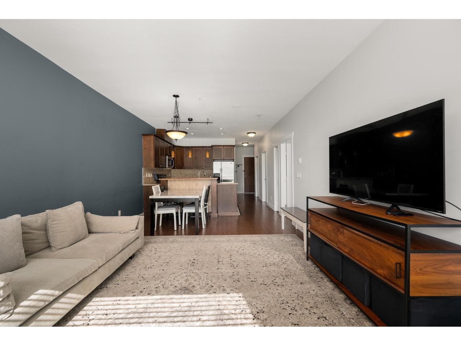 303 14333 104 Avenue, Surrey: photo 1 of 24