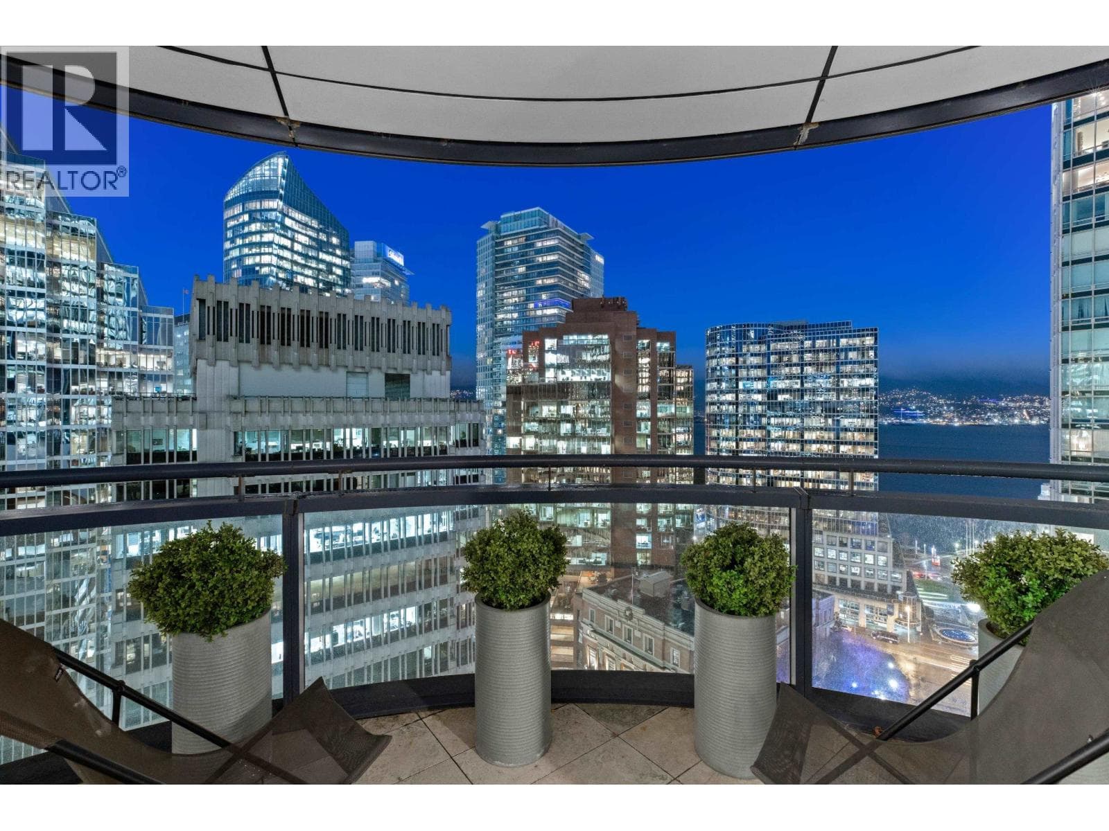 1607 838 W Hastings Street, Vancouver: photo 1 of 9