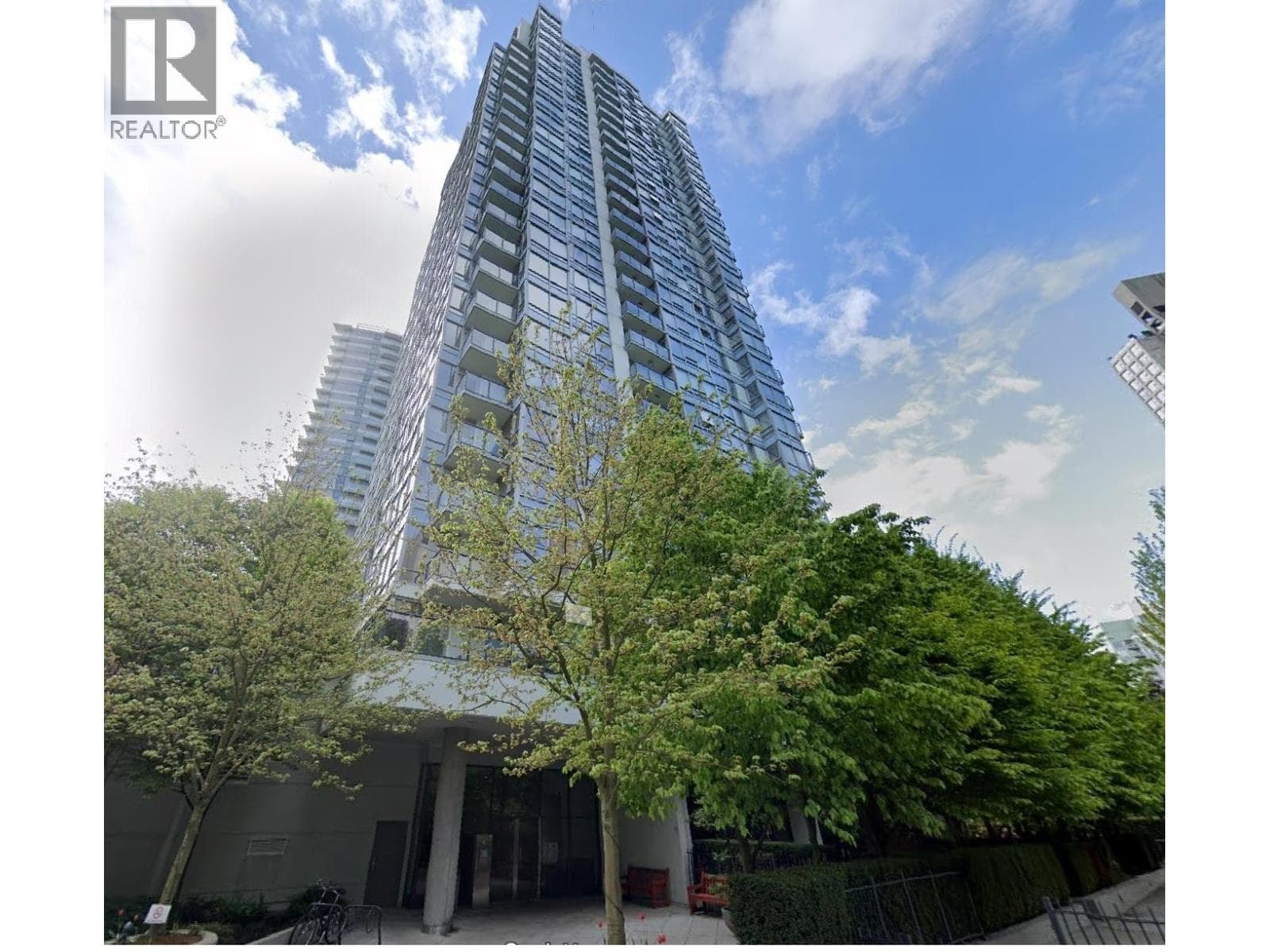 3008 939 Expo Boulevard, Vancouver: photo 1 of 17