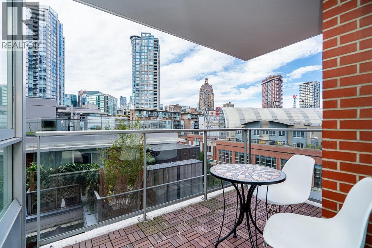 806 58 Keefer Place, Vancouver: photo 1 of 38