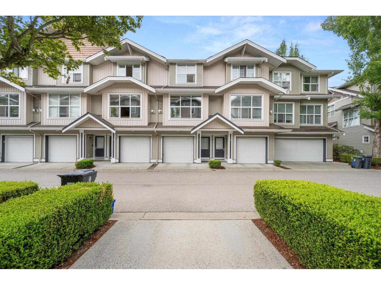 37 20460 66 Avenue, Langley: photo 1 of 29