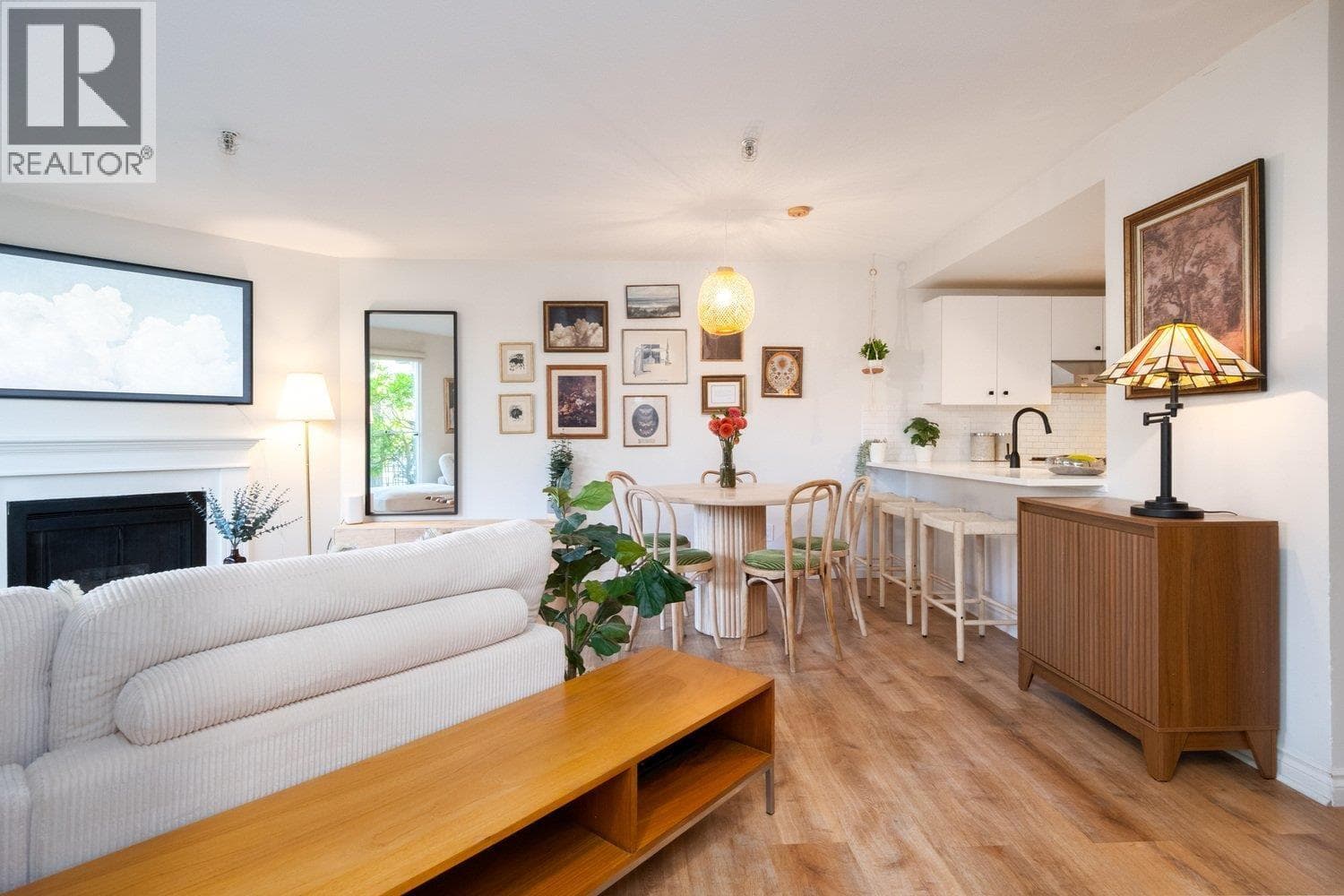 112 2020 W 8th Avenue, Vancouver: photo 1 of 26