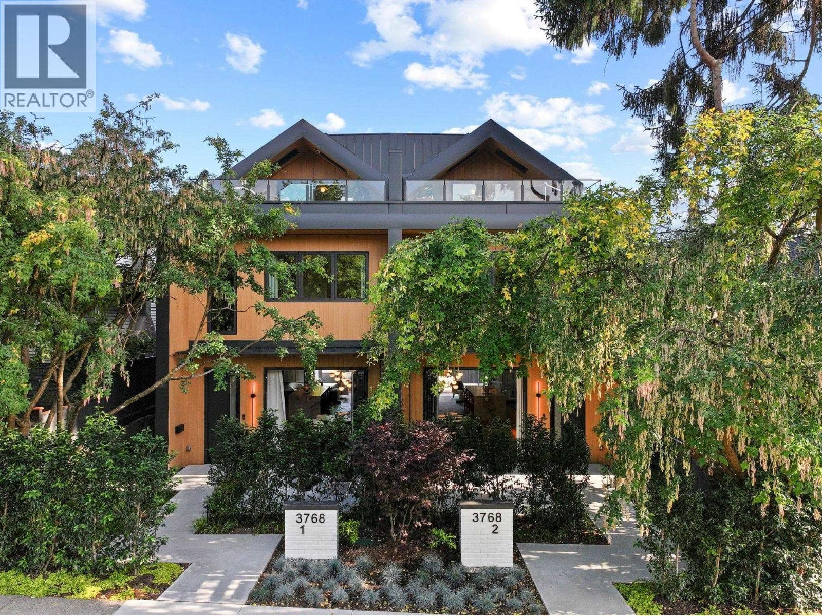 2 3768 W 2nd Avenue, Vancouver: photo 1 of 38