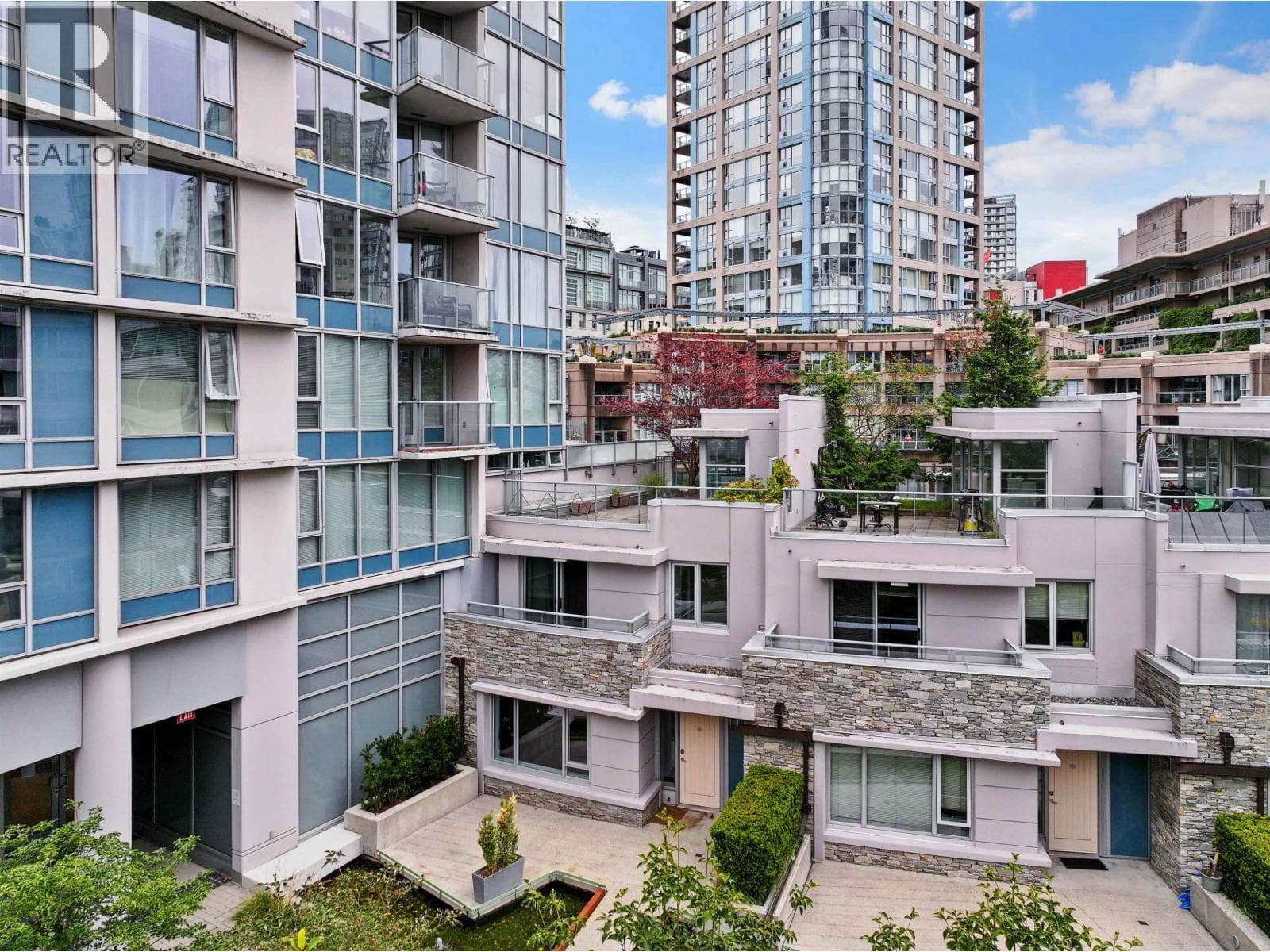 221 188 Keefer Place, Vancouver: photo 1 of 32