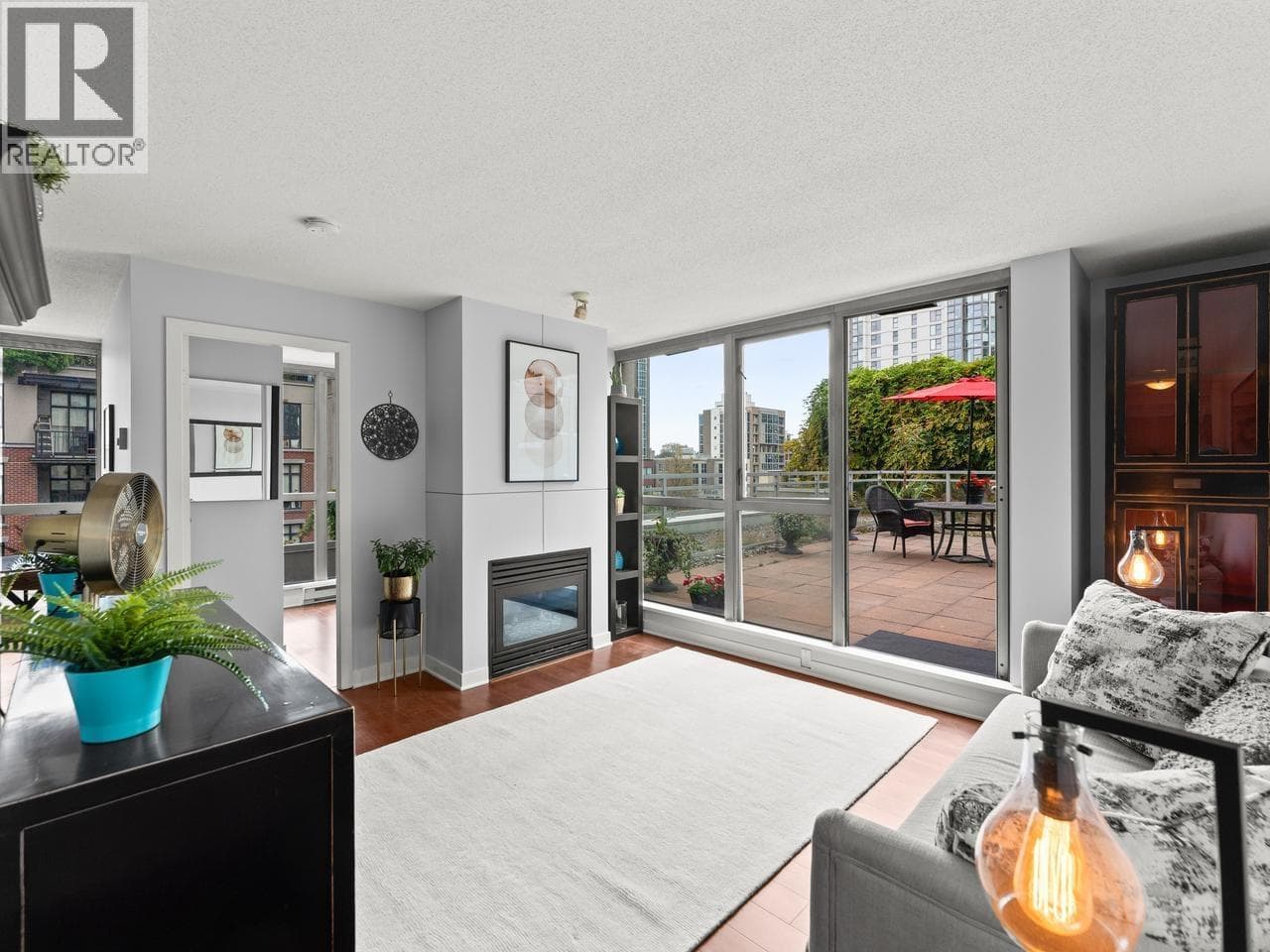 401 1238 Richards Street, Vancouver: photo 1 of 40