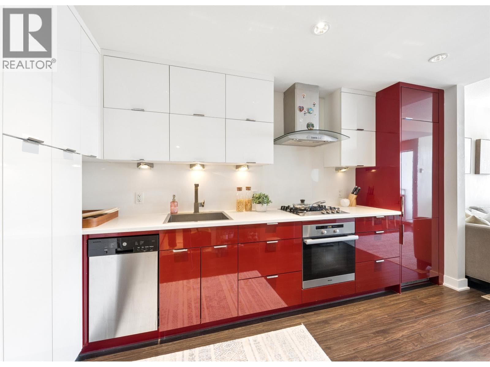 811 1777 W 7th Avenue, Vancouver: photo 1 of 37