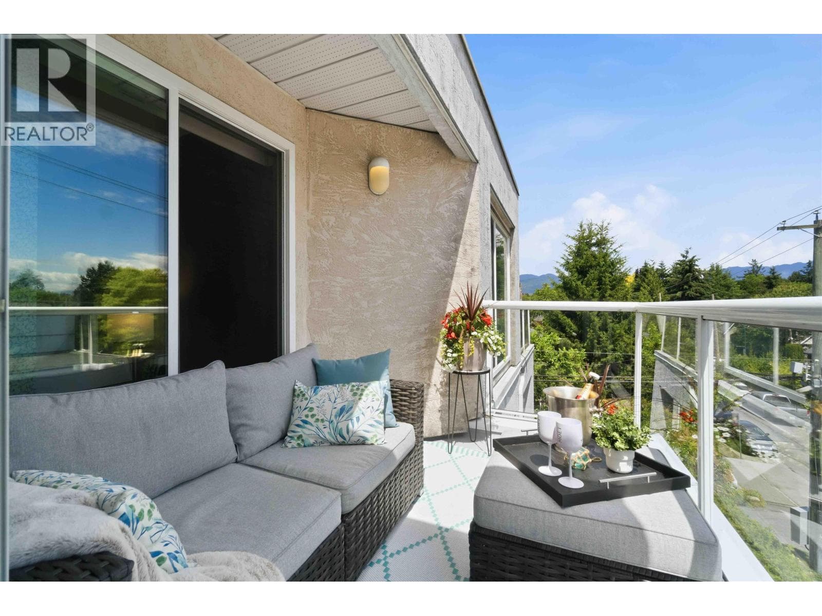 402 3505 W Broadway, Vancouver: photo 1 of 40