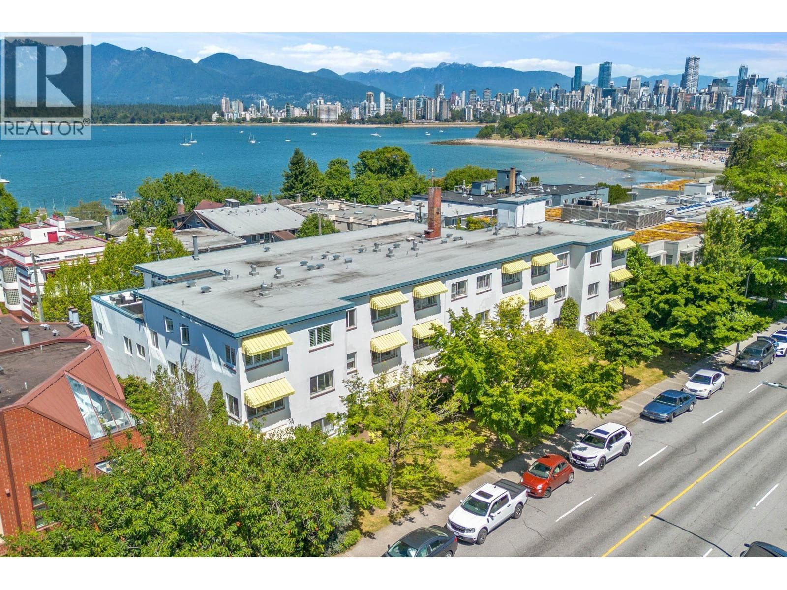 303 2469 Cornwall Avenue, Vancouver: photo 1 of 27