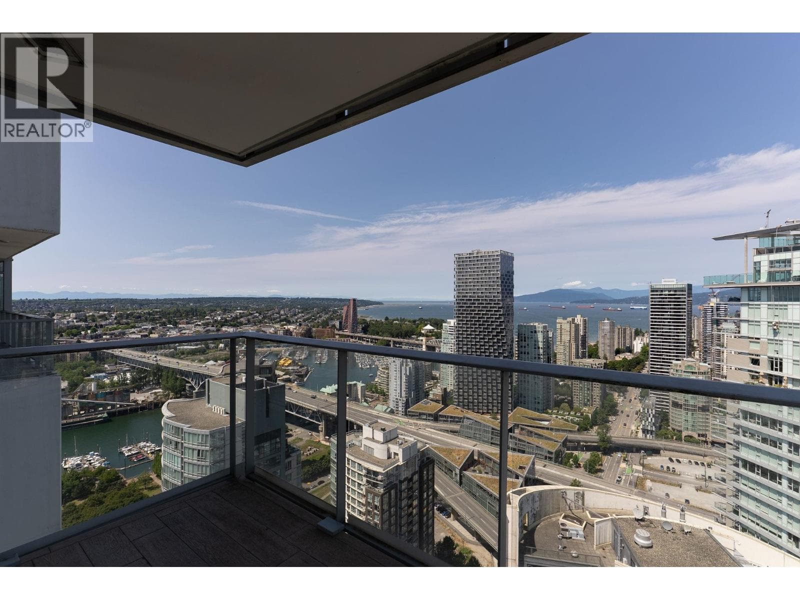 4201 499 Pacific Street, Vancouver: photo 1 of 40