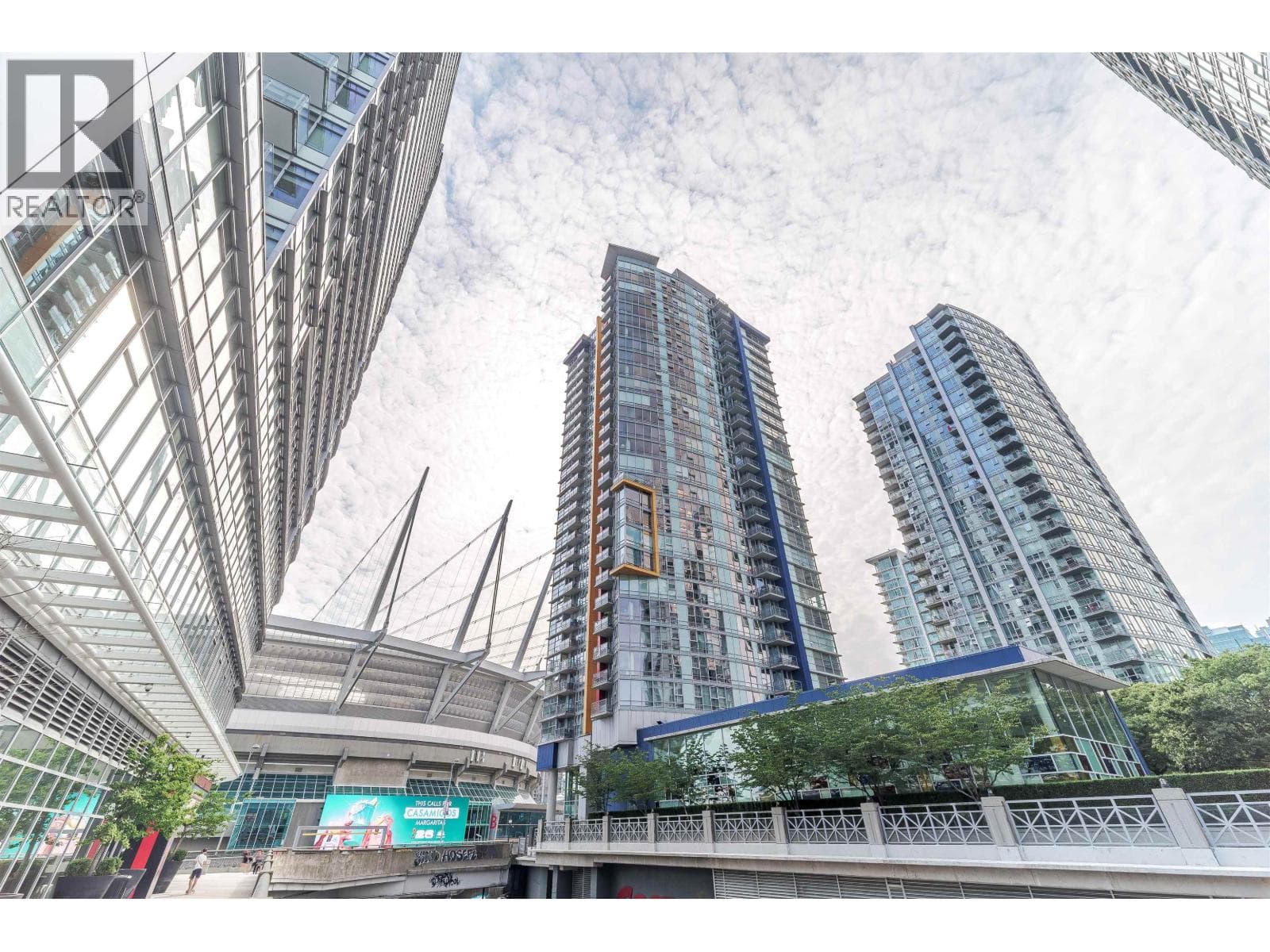 2308 111 W Georgia Street, Vancouver: photo 1 of 24