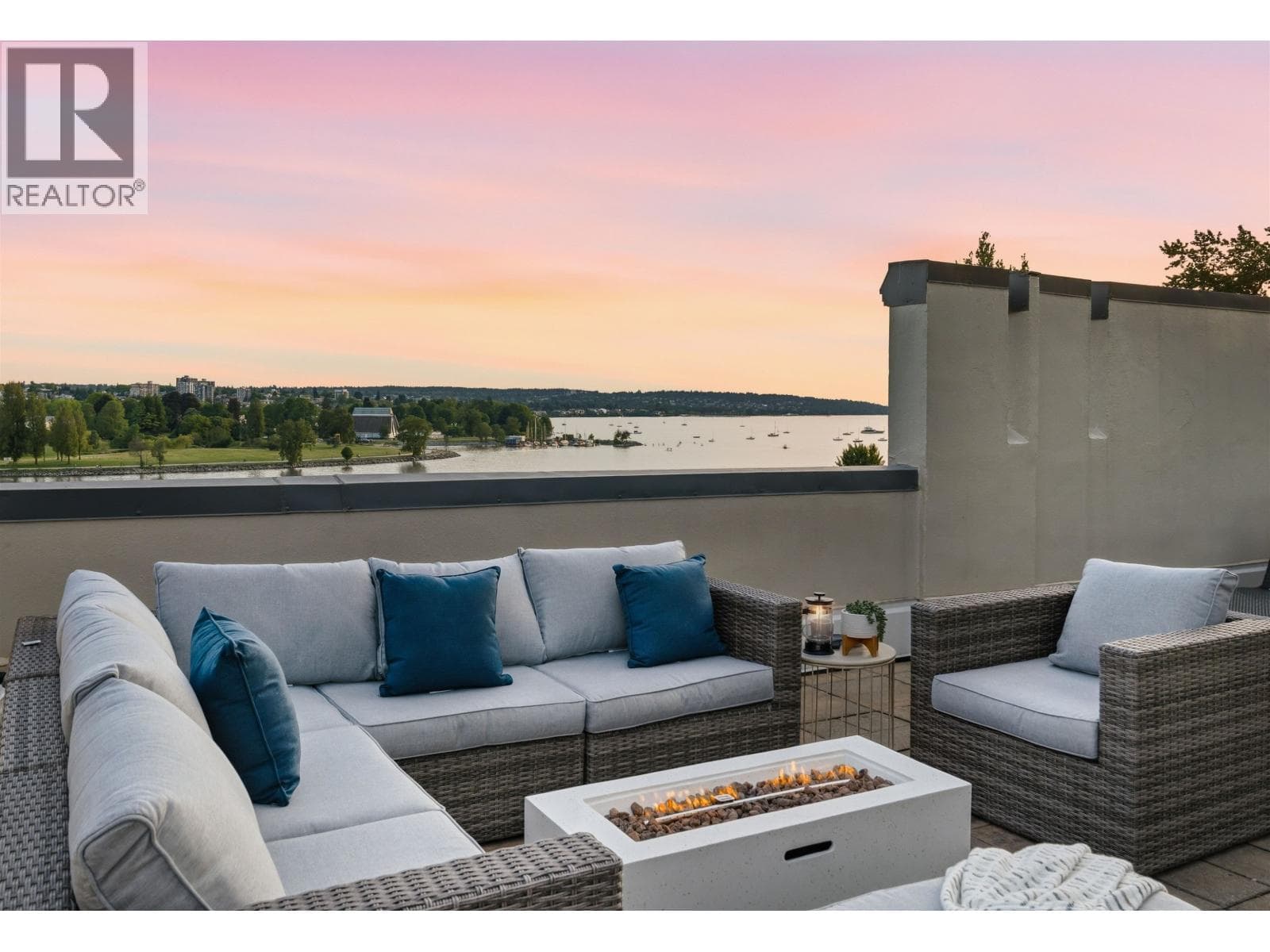 307 1311 Beach Avenue, Vancouver: photo 1 of 40