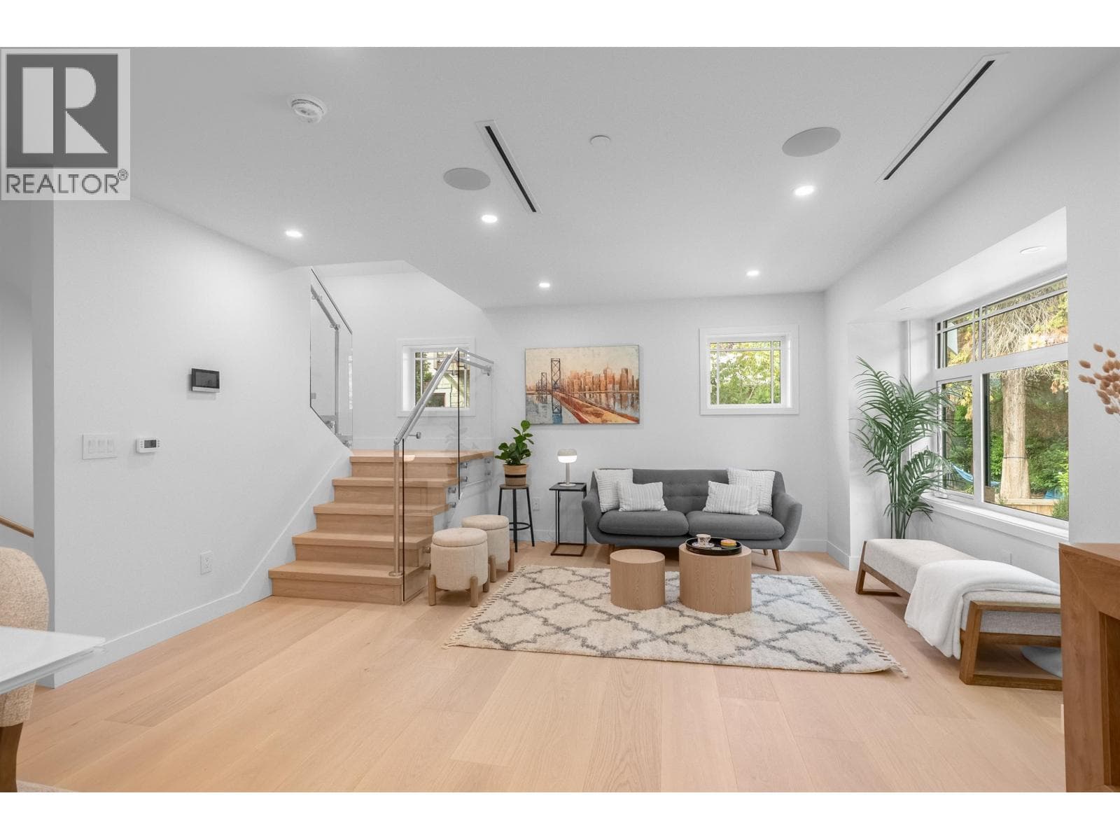 A 3672 W 1st Avenue, Vancouver: photo 1 of 32