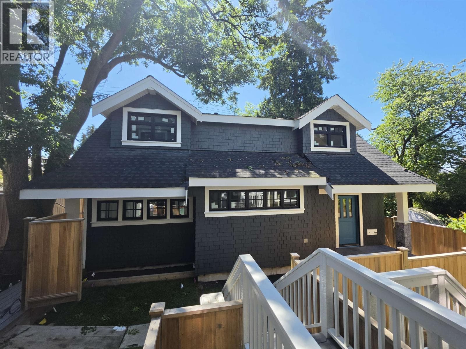 2570 W 2nd Avenue, Vancouver: photo 1 of 34
