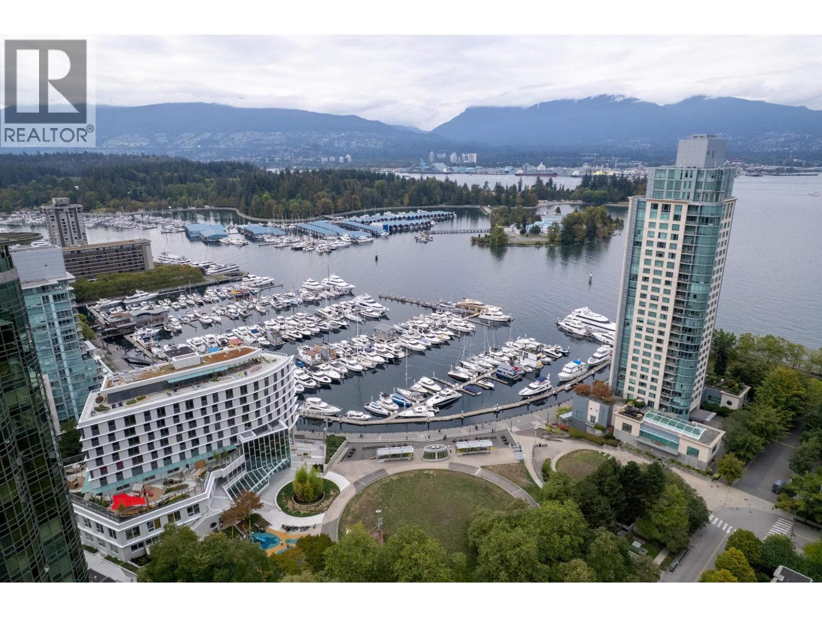 1903 1238 Melville Street, Vancouver: photo 1 of 31