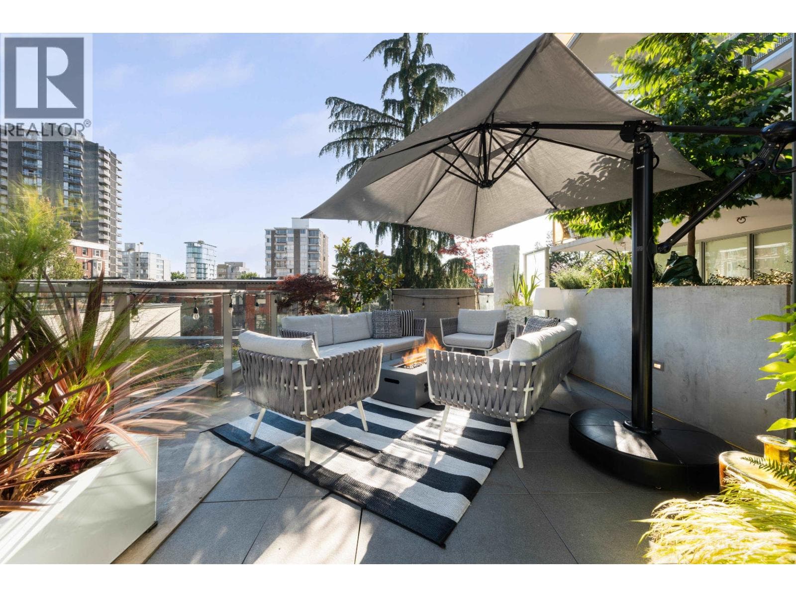 403 1365 Davie Street, Vancouver: photo 1 of 25