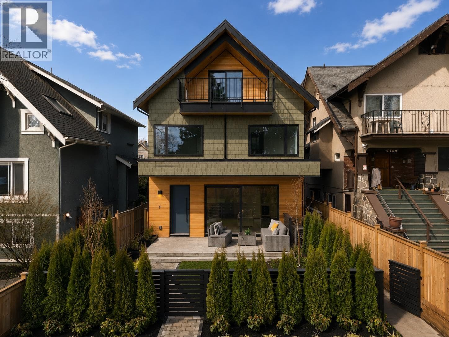 1 2755 W 11th Avenue, Vancouver: photo 1 of 38