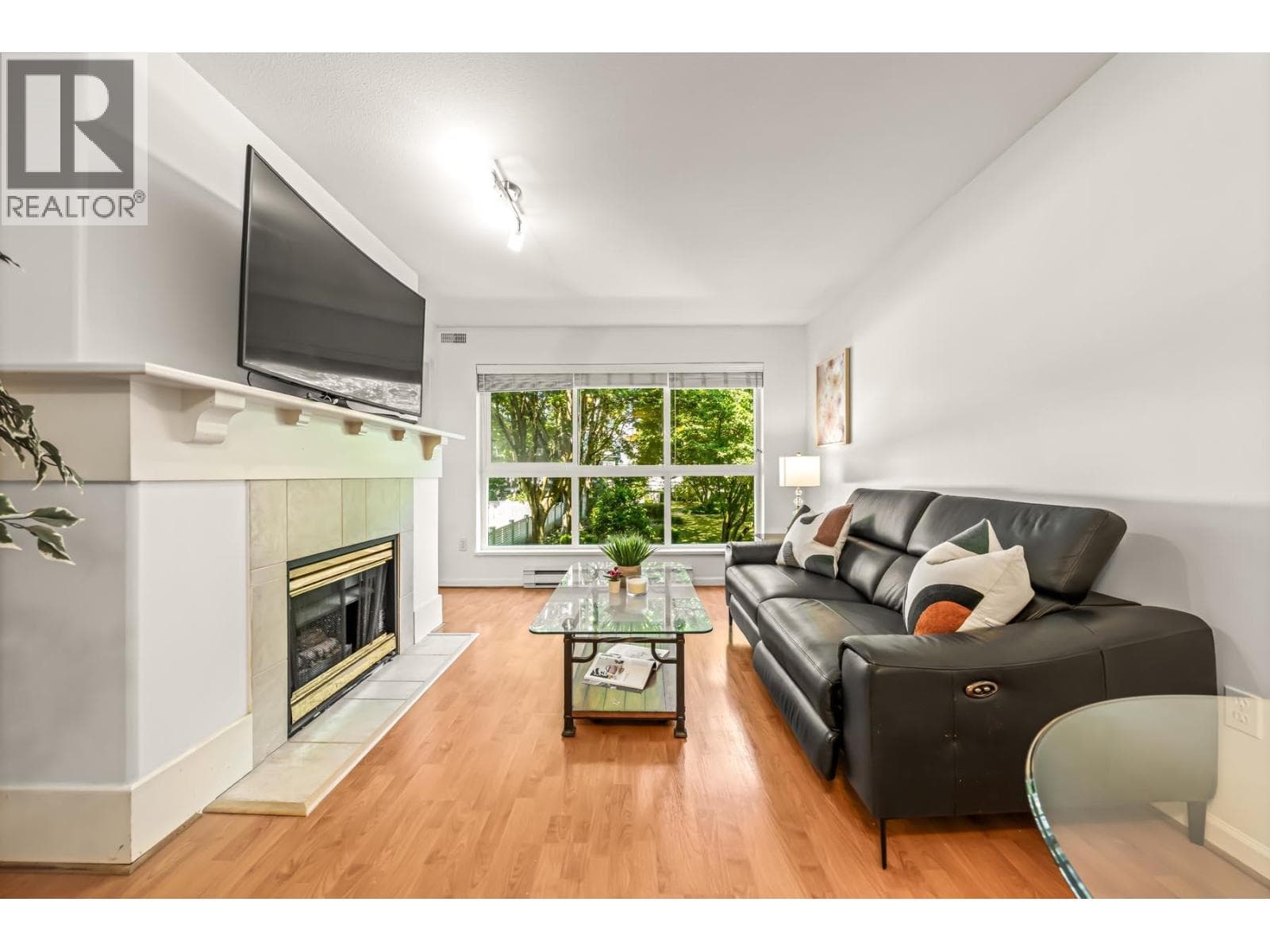 205 5900 Dover Crescent, Richmond: photo 1 of 36