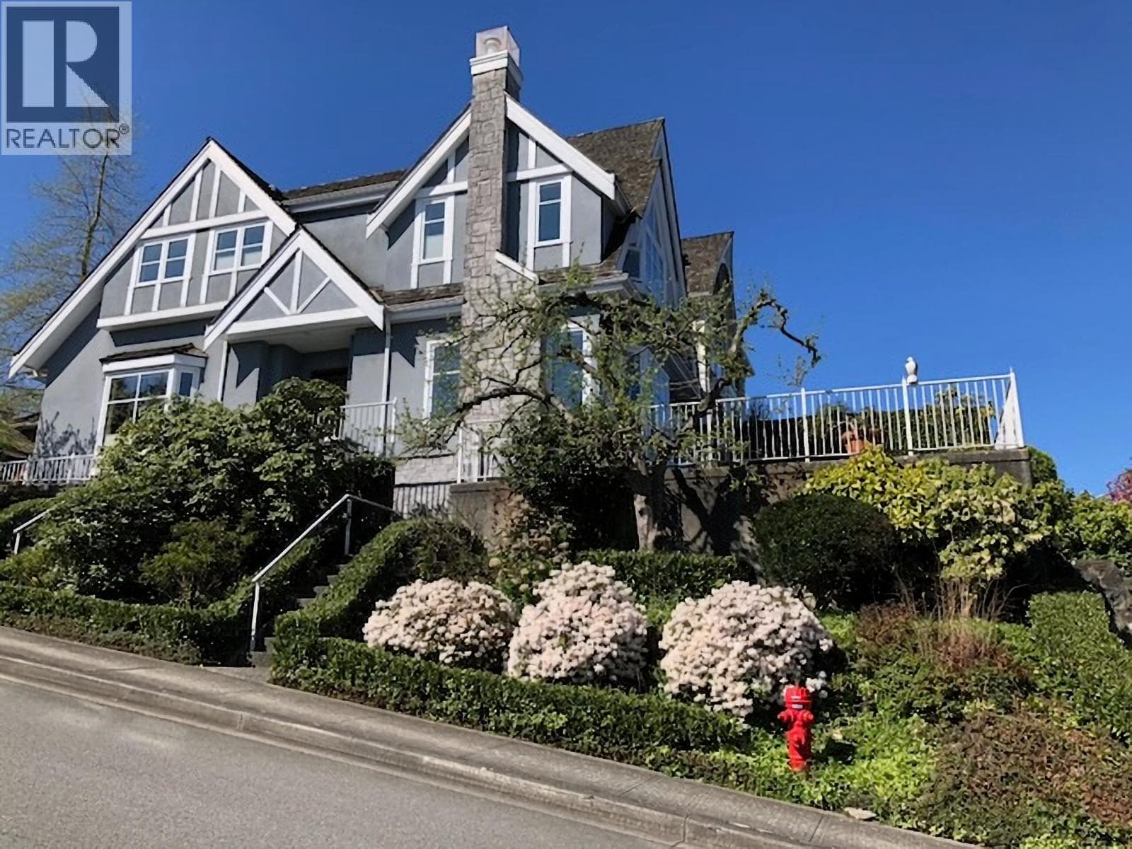 3131 Collingwood Street, Vancouver: photo 1 of 31