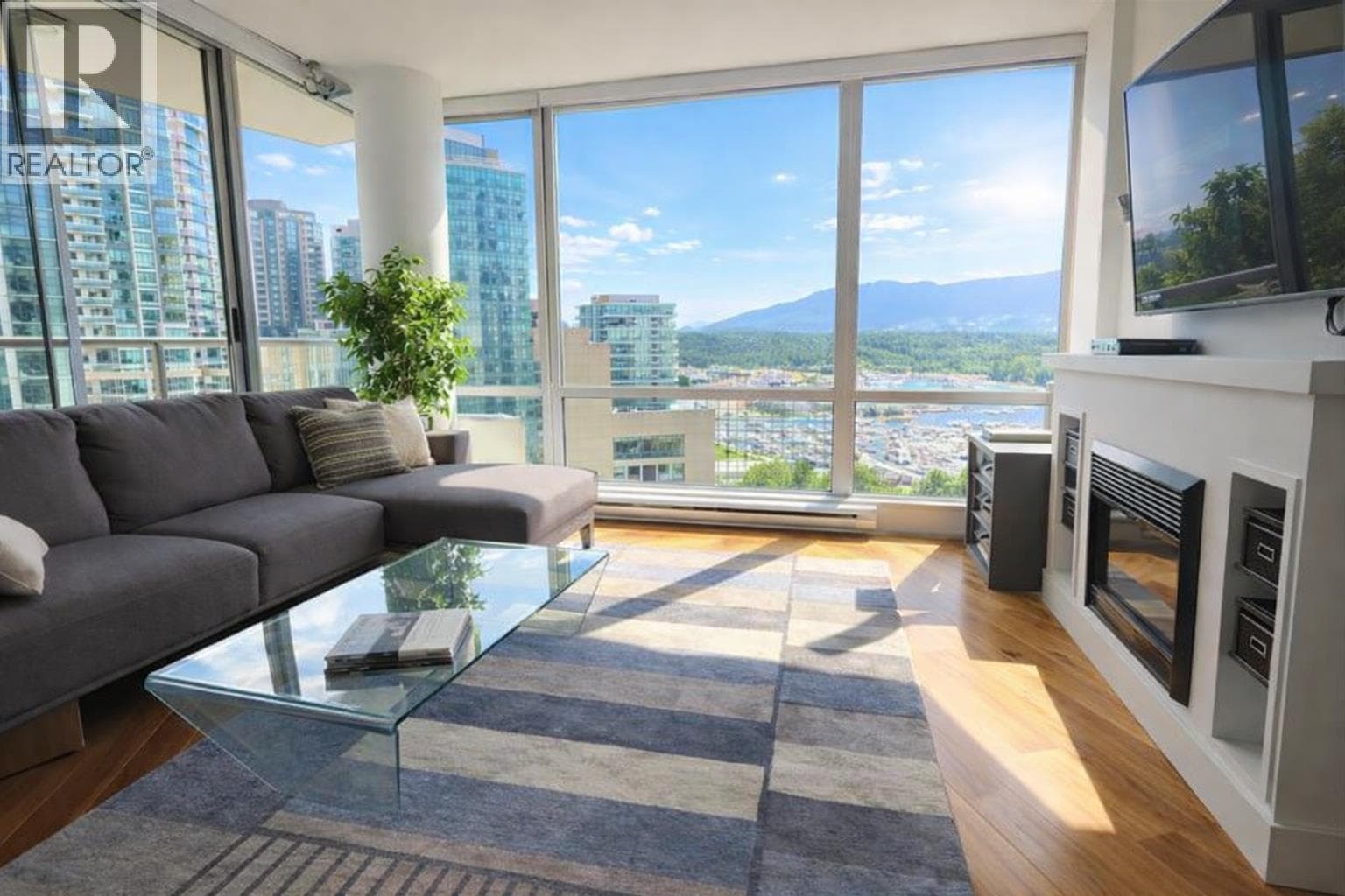 1404 1228 W Hastings Street, Vancouver: photo 1 of 16