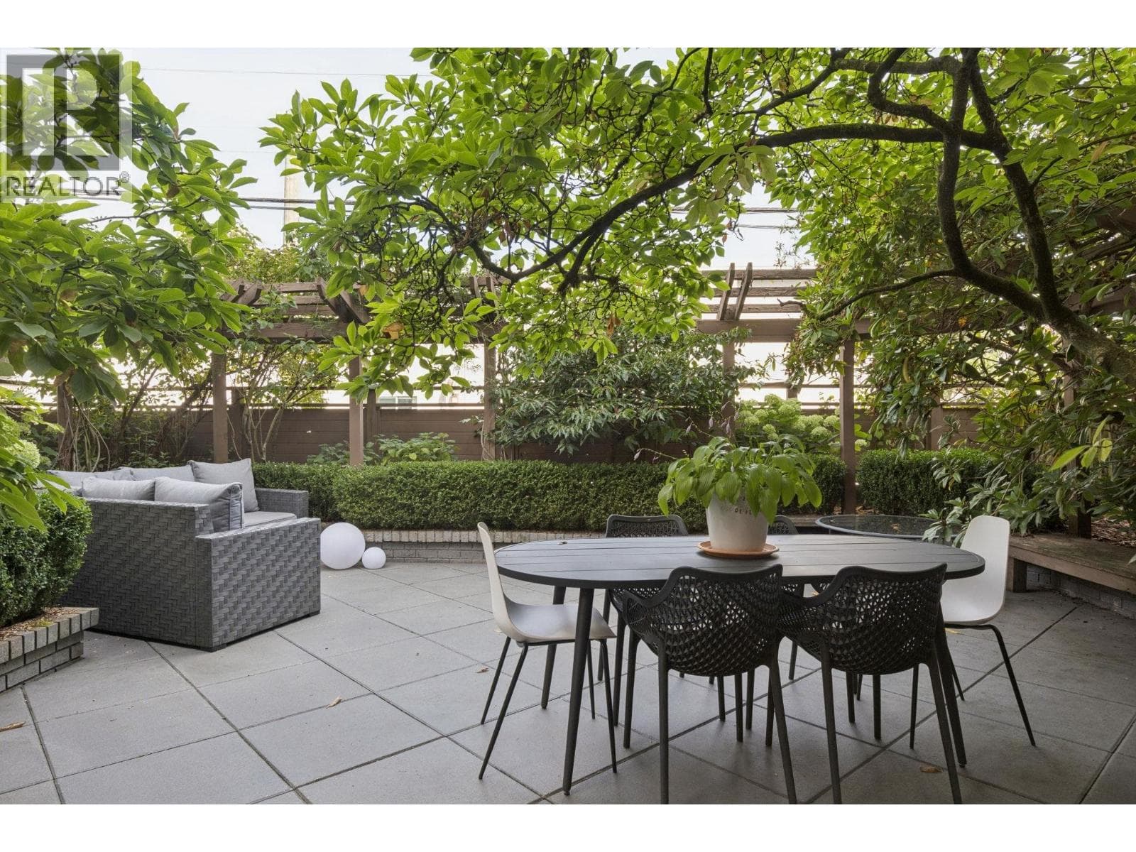 104 2211 West 2nd Ave, Vancouver: photo 1 of 40