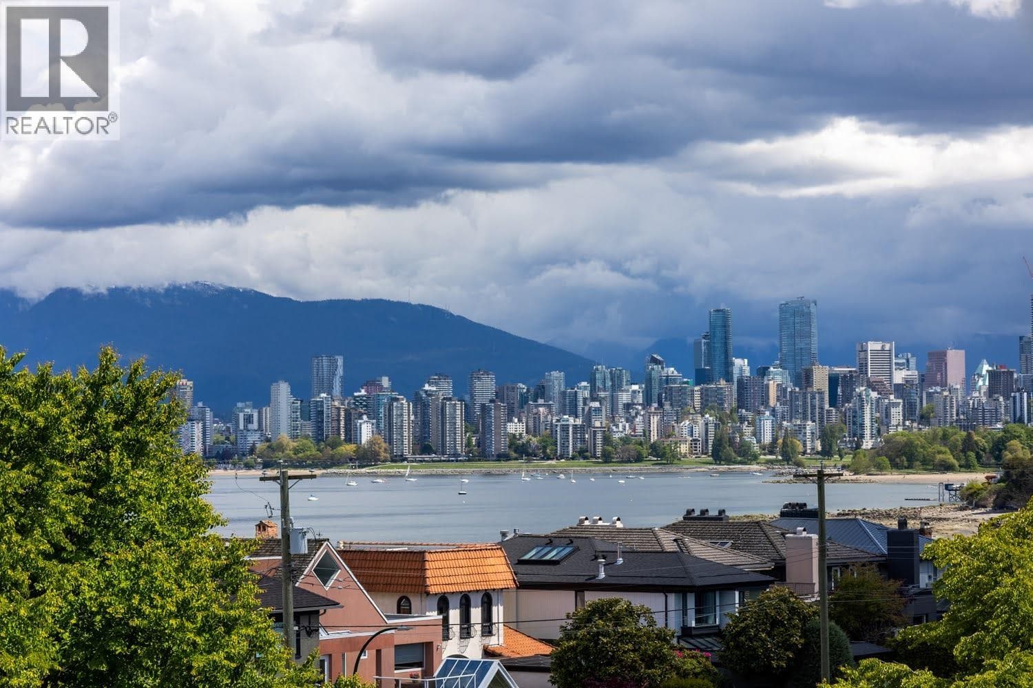 3240 W 1st Avenue, Vancouver: photo 1 of 40