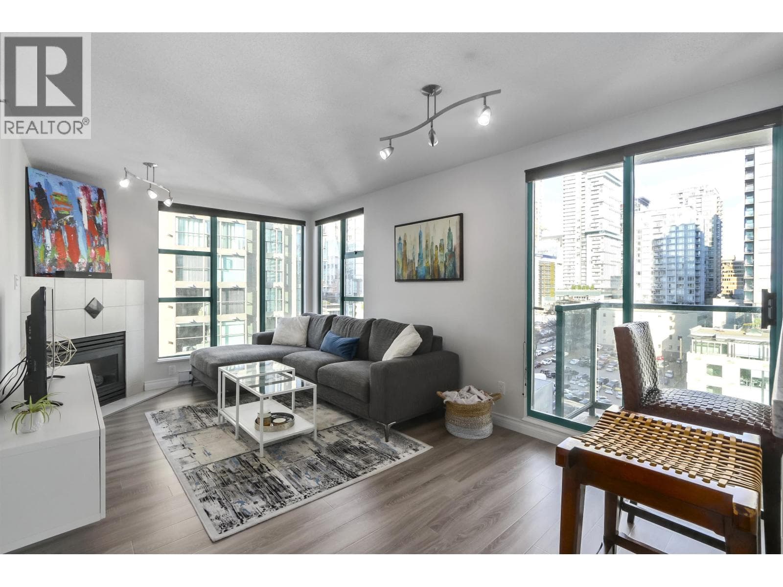 1502 939 Homer Street, Vancouver: photo 1 of 27