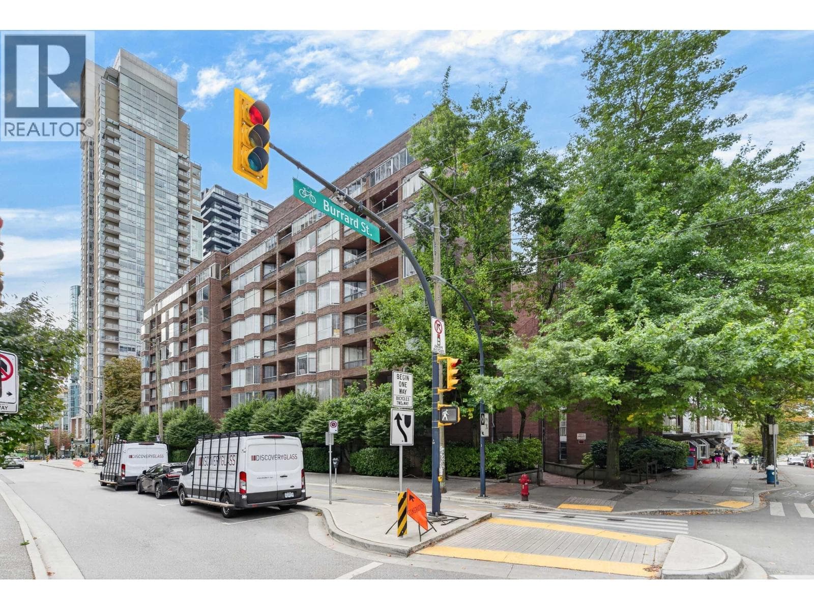 313 950 Drake Street, Vancouver: photo 1 of 31