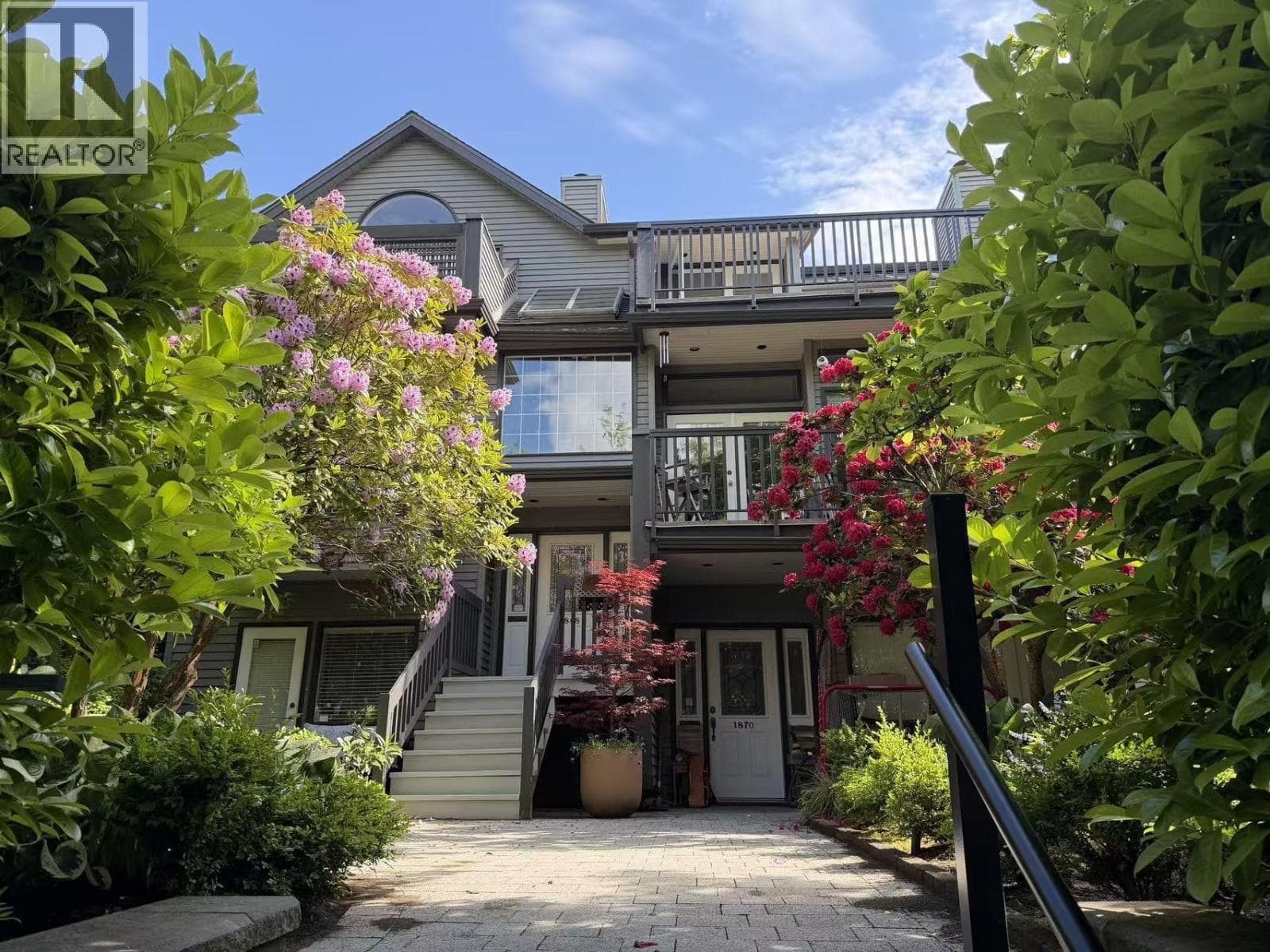 1868 W 15th Avenue, Vancouver: photo 1 of 30