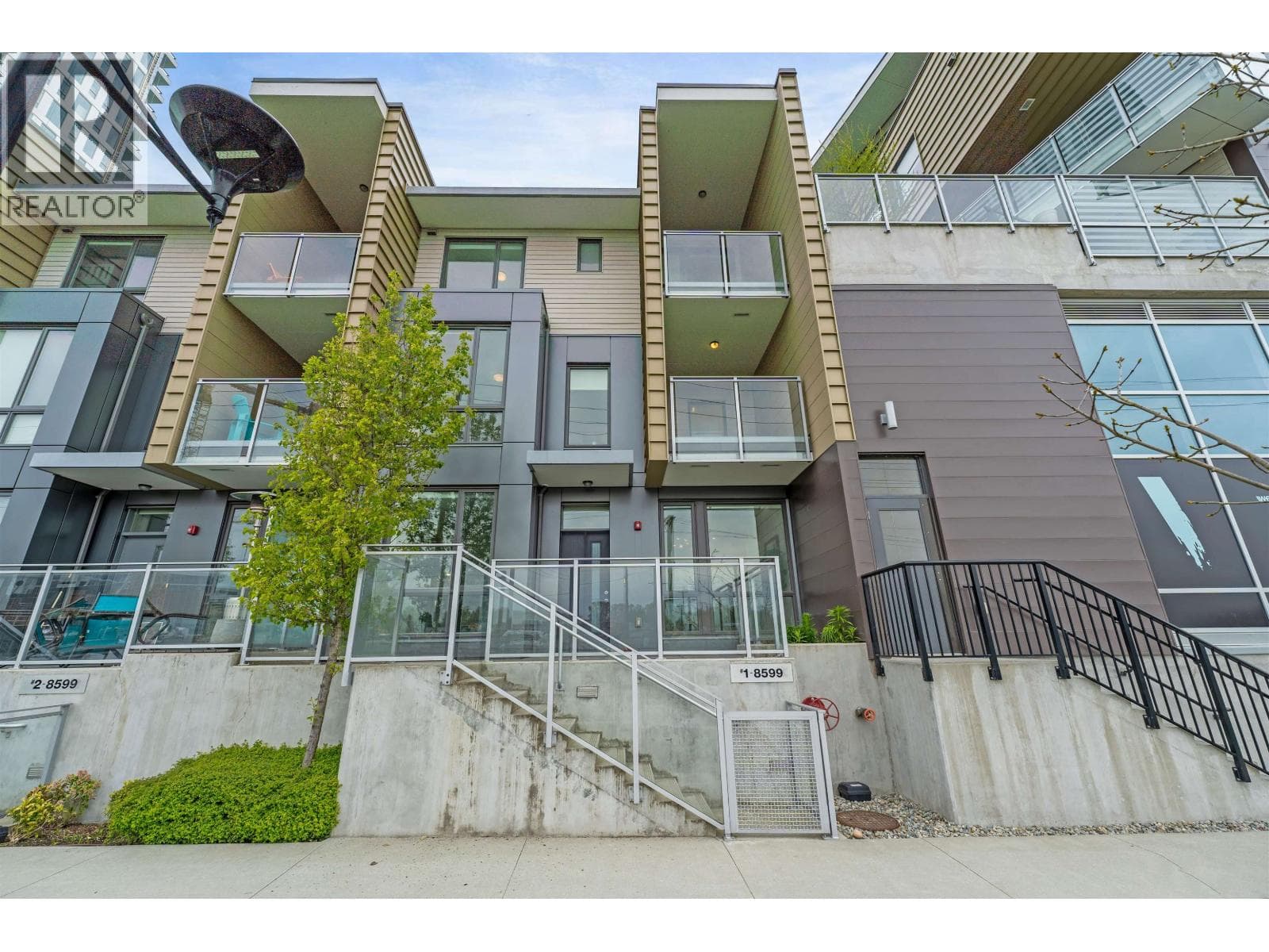 1 8599 River District Crossing, Vancouver: photo 1 of 28