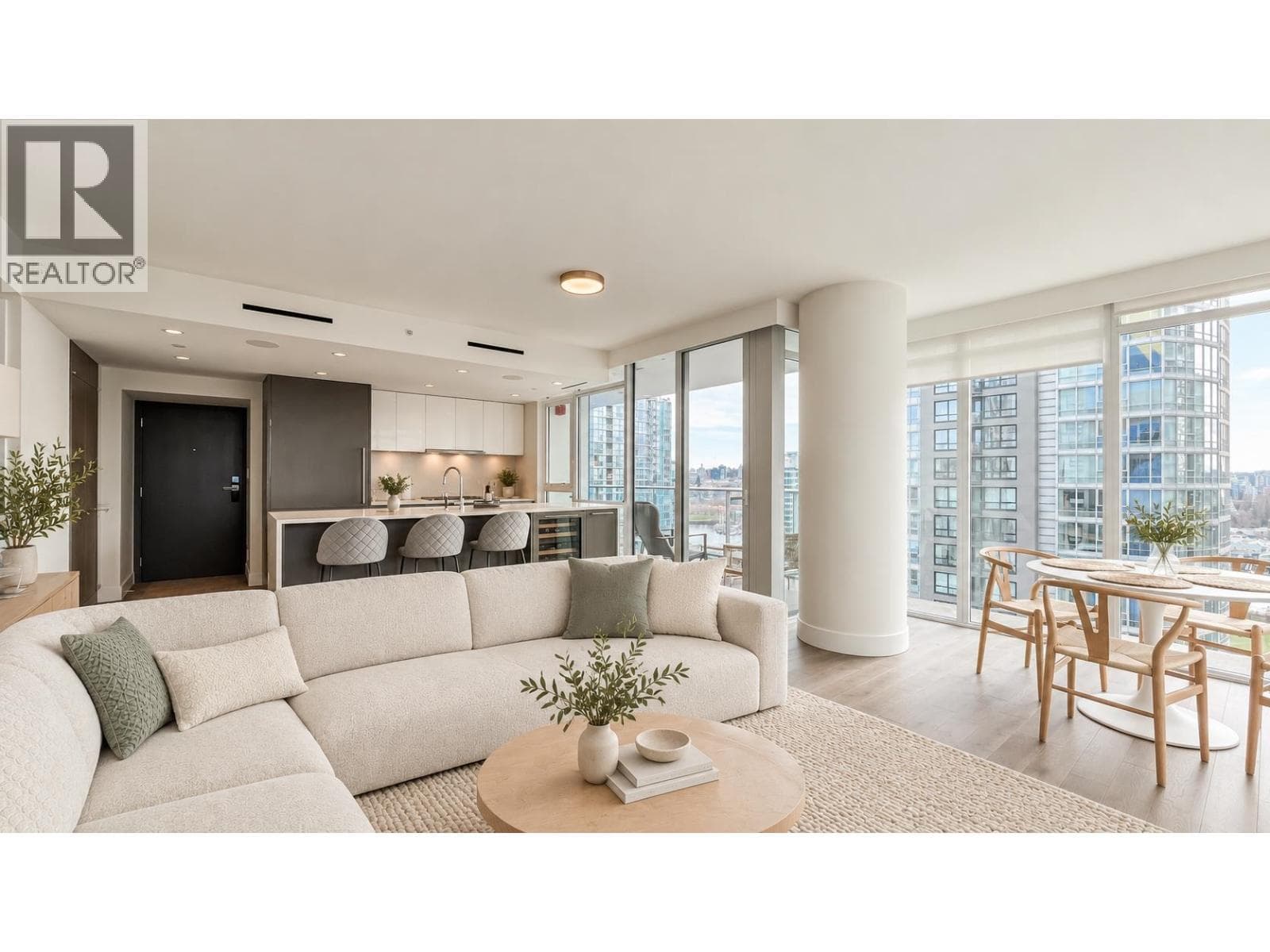 1601 499 Pacific, Vancouver: photo 1 of 25