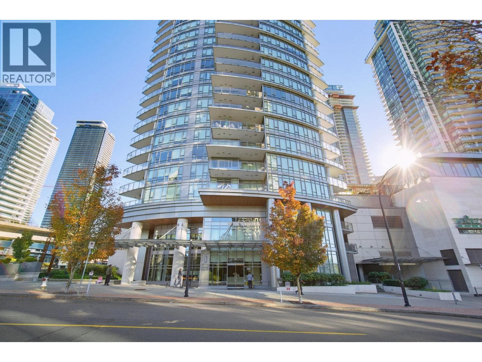 604 2008 Rosser Avenue, Burnaby: photo 1 of 30