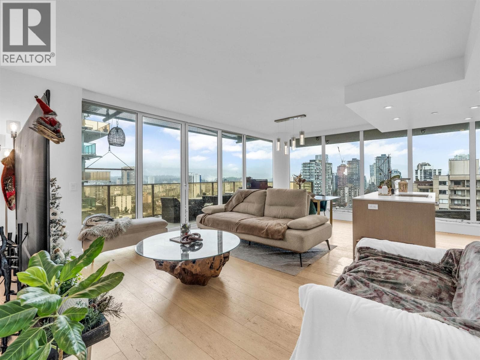1401 1365 Davie Street, Vancouver: photo 1 of 40