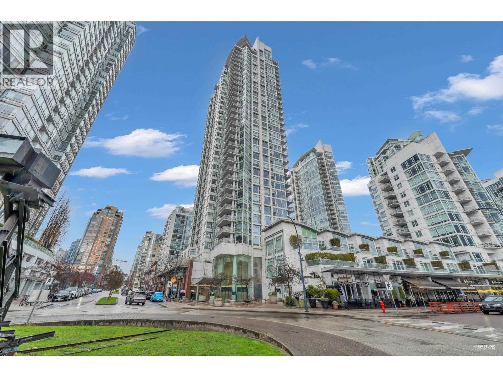 1506 1199 Marinaside Crescent, Vancouver: photo 1 of 35